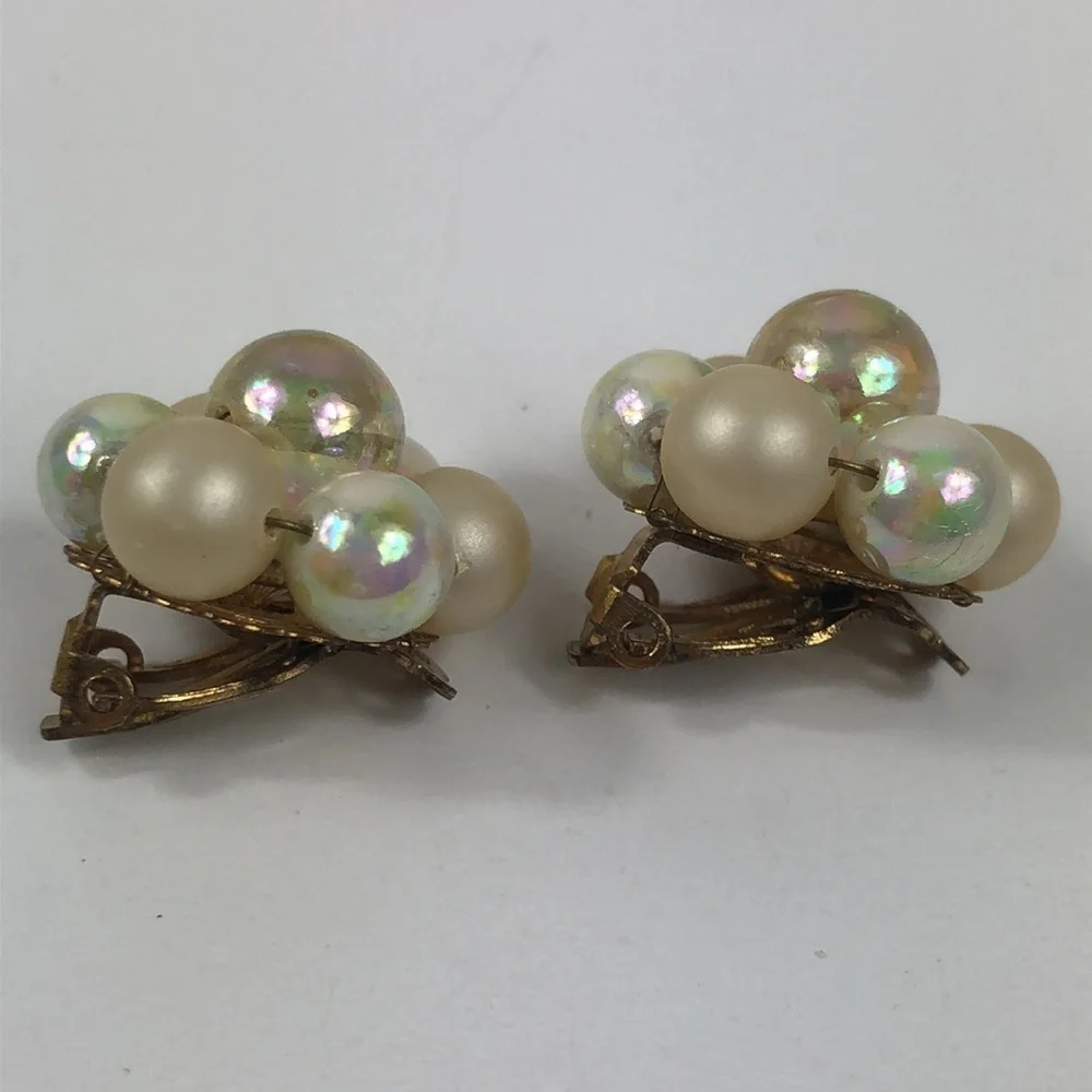 Vintage Clip On Earrings Women’s Signed Japan Cluster Faux Pearl Beads Retrp
